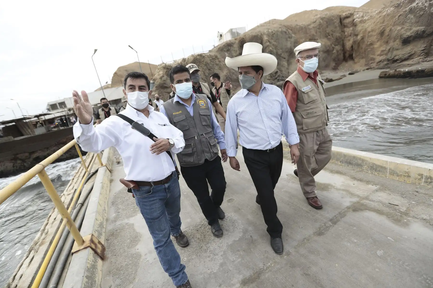 Jefe de Estado, Pedro Castillo, inspecciona puerto de Huarmey y dialoga con pescadores artesanales. Foto: ANDINA/Prensa Presidencia