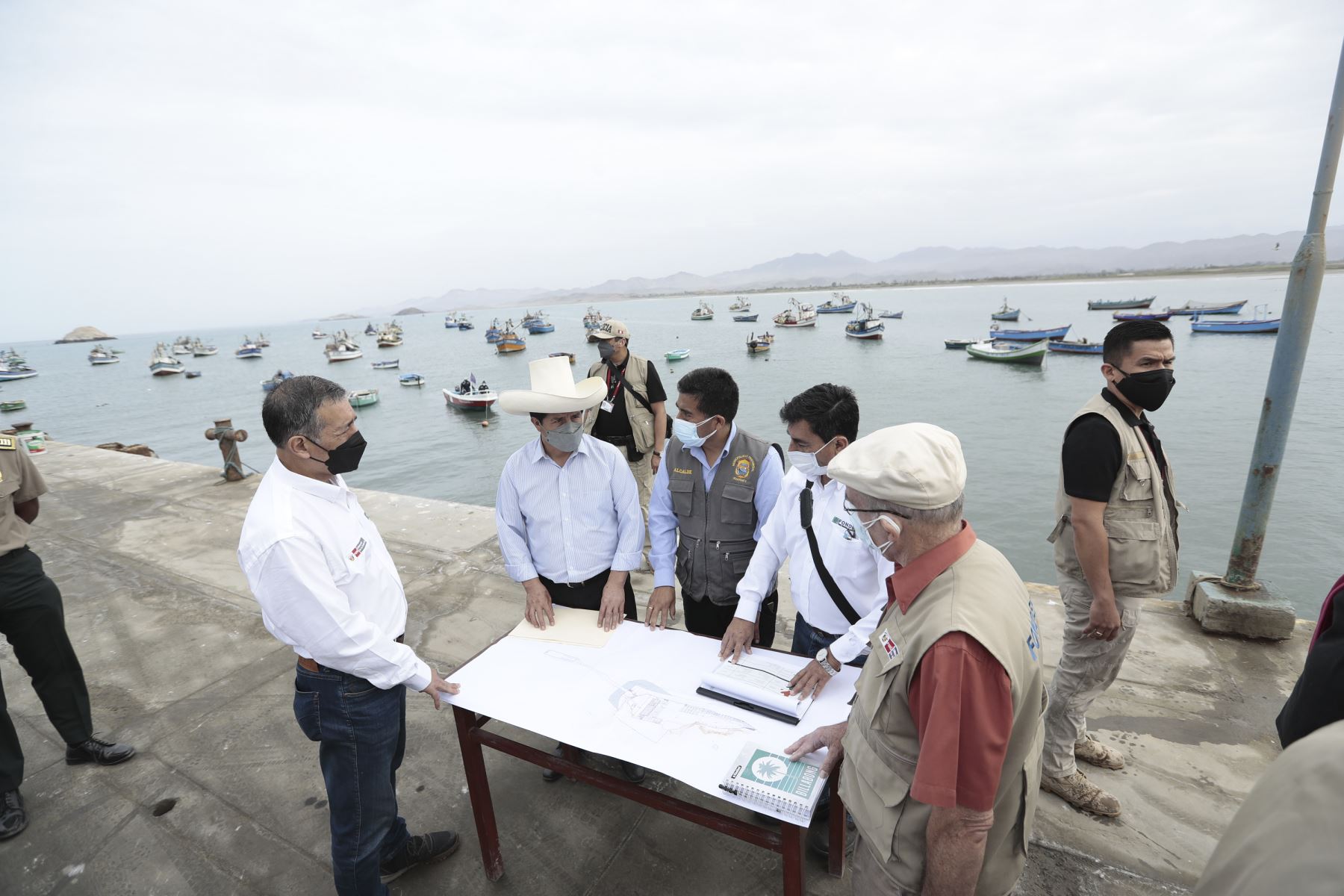 Jefe de Estado, Pedro Castillo, inspecciona puerto de Huarmey y dialoga con pescadores artesanales. Foto: ANDINA/Prensa Presidencia
