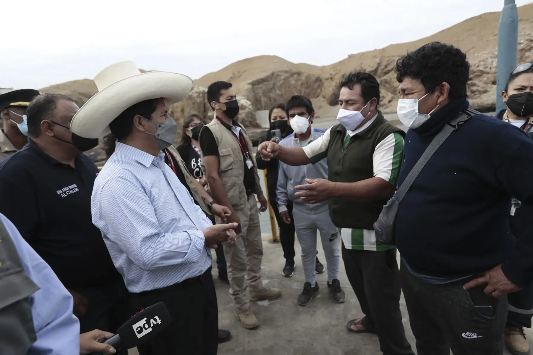 Jefe de Estado, Pedro Castillo, inspecciona puerto de Huarmey y dialoga con pescadores artesanales. Foto: ANDINA/Prensa Presidencia