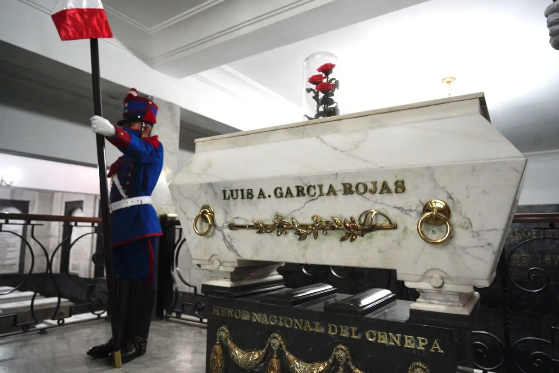 El Ministerio de Defensa rindió homenaje al mayor del Ejército Peruano, Luis Alberto García Rojas, héroe nacional del Cenepa, quien hace 27 años ofreció su vida durante una operación militar. Foto: ANDINA/Mindef