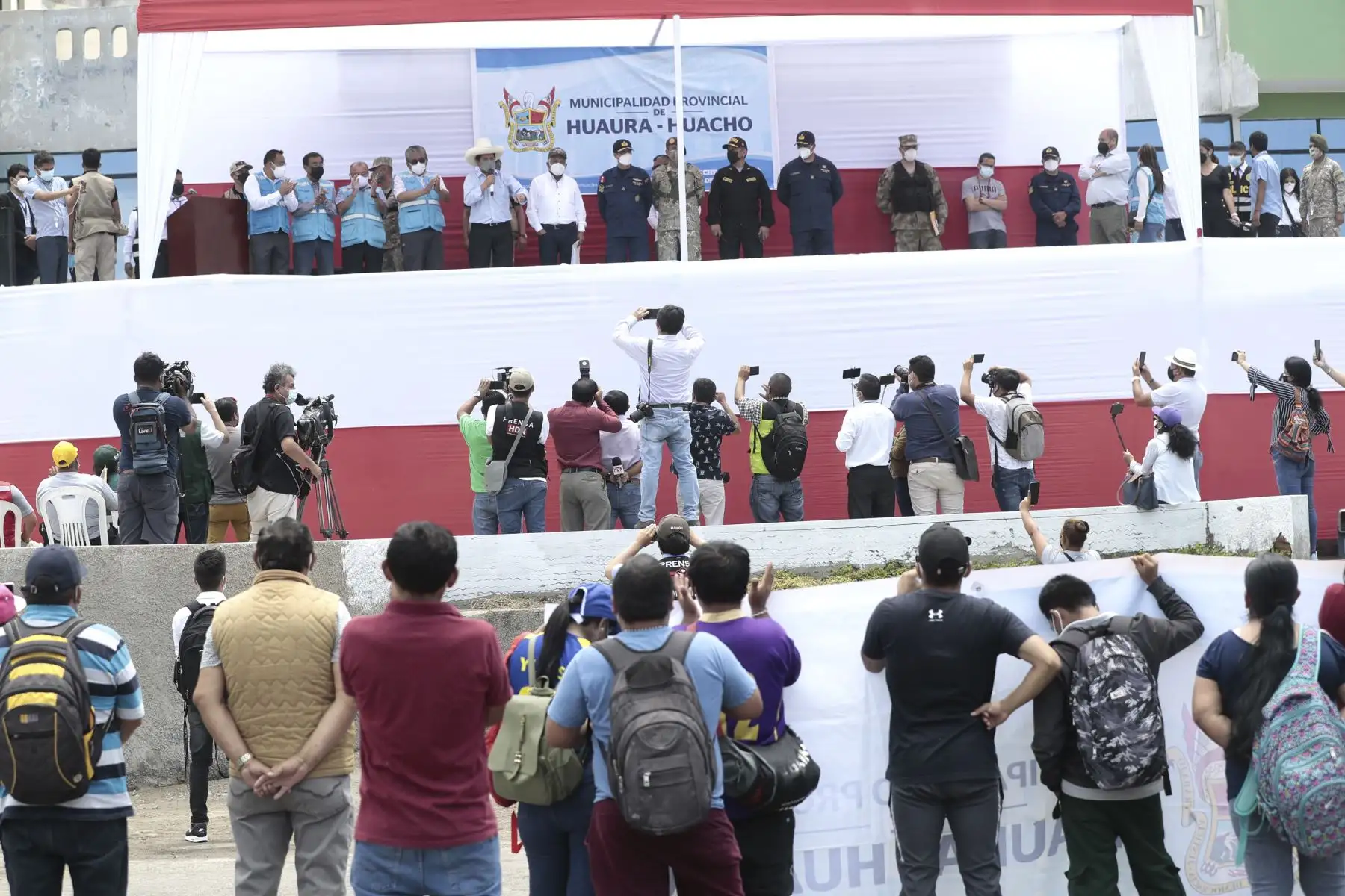 Presidente de la República, Pedro Castillo, visita puerto de Huacho, provincia de Huaura y se reúne con la población. Foto: ANDINA/Prensa Presidencia
