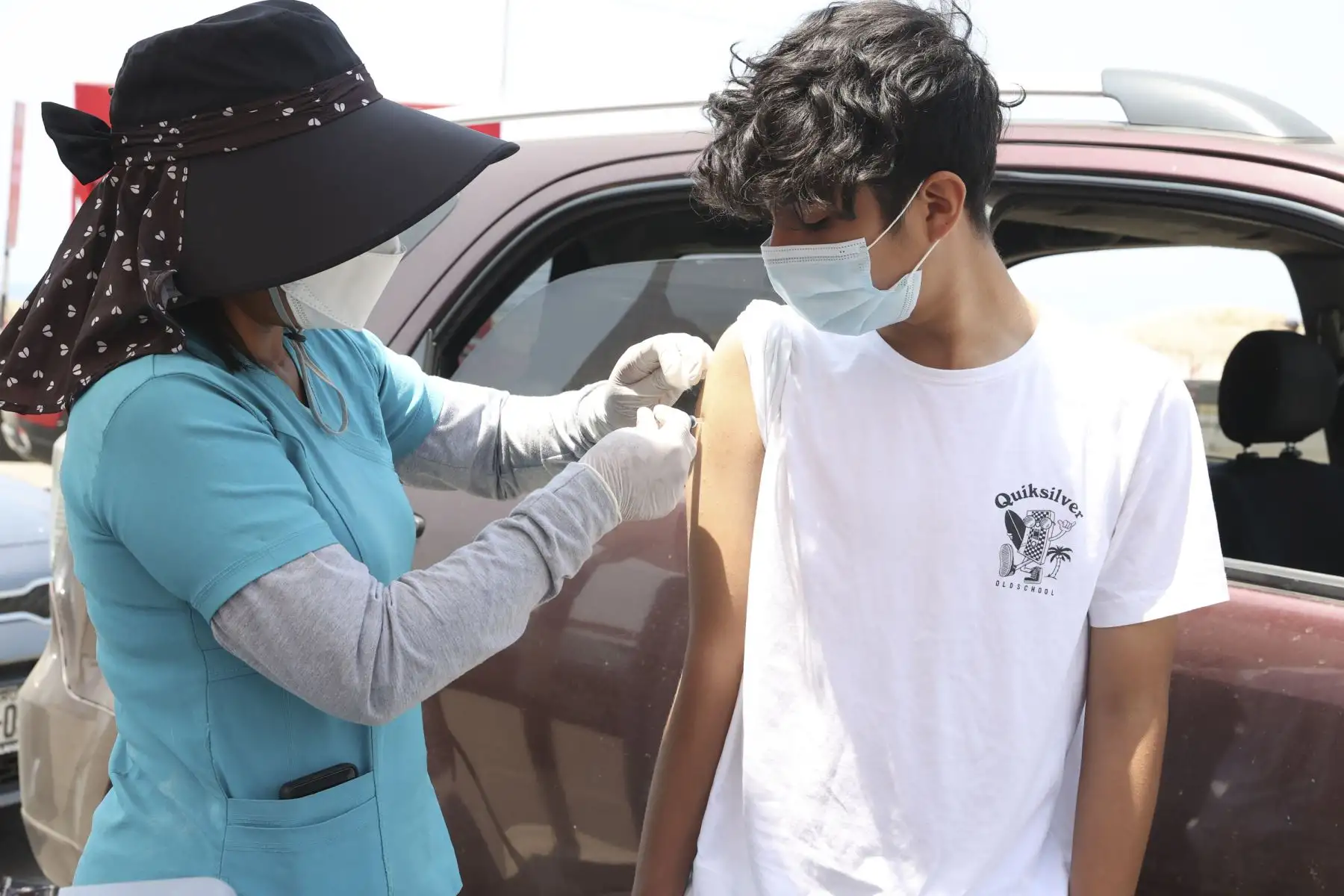 Ciudadanos acuden al vacunacar de Magdalena del Mar para recibir su dosis contra la covid-19. Foto: ANDINA/Vidal Tarqui