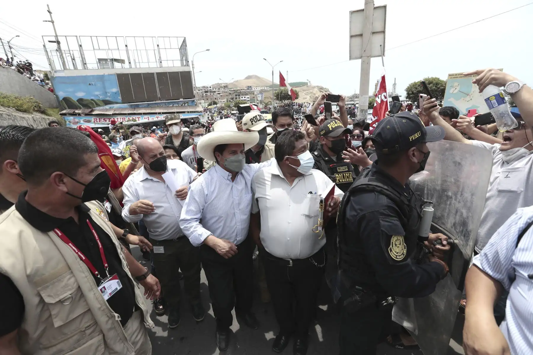 El presidente de la República, Pedro Castillo, visita puerto de Chancay, en la provincia de Huaral y sostiene diálogo con la población. Foto: ANDINA/Prensa Presidencia