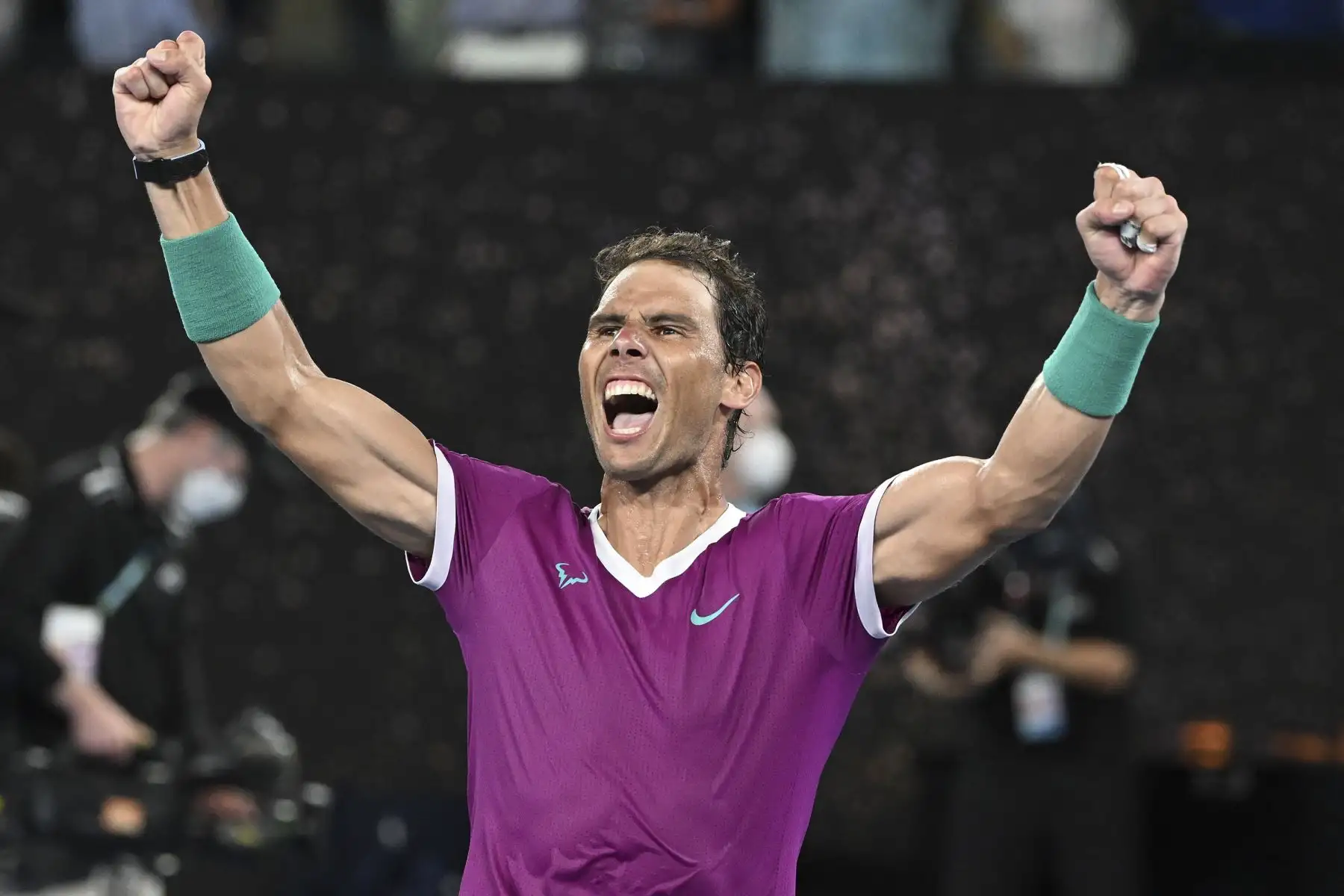 Rafael Nadal superó en cinco sets a Daniil Medvédev, en el Rod Laver Arena de Melbourne y se consagra campeón del Australian Open 2022. Foto: EFE