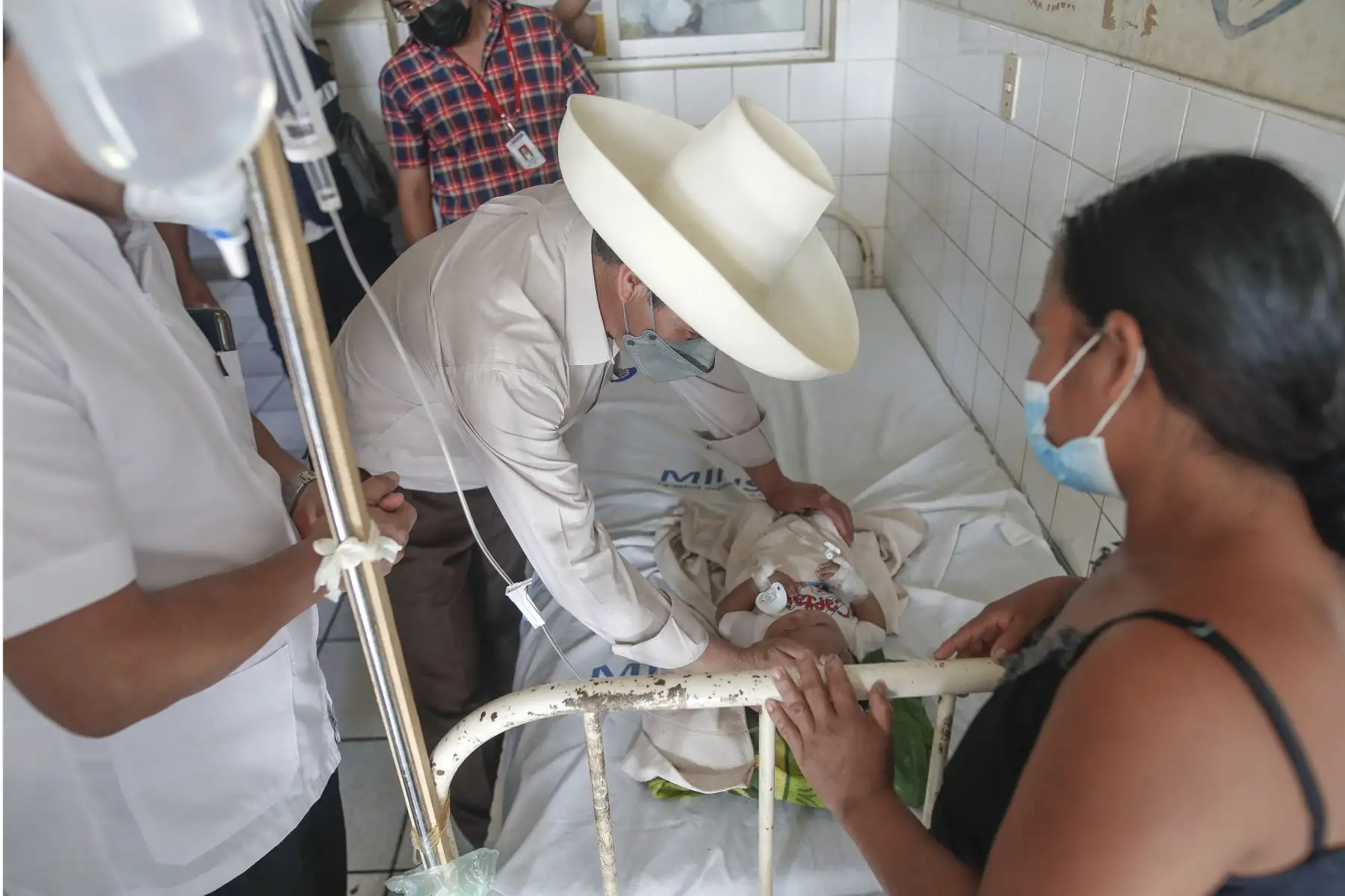 El presidente de la República, Pedro Castillo, realizó una visita de  inspección al Centro de Salud de Caballococha, en Loreto. Foto: ANDINA/Prensa Presidencia