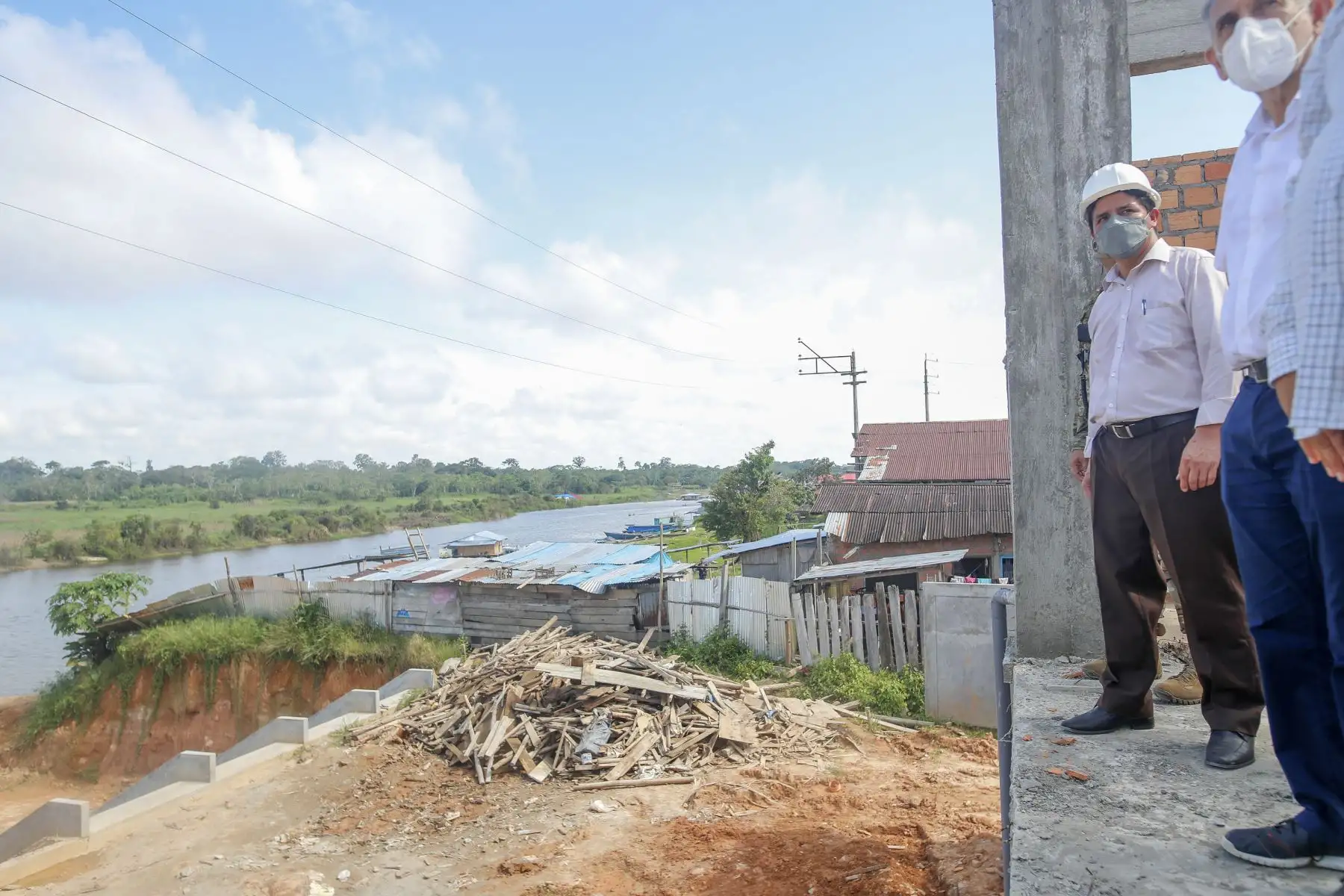 El presidente de la República, Pedro Castillo, supervisó esta mañana los avances de la construcción del mercado de Caballococha, en la región Loreto. Foto: ANDINA/Prensa Presidencia
