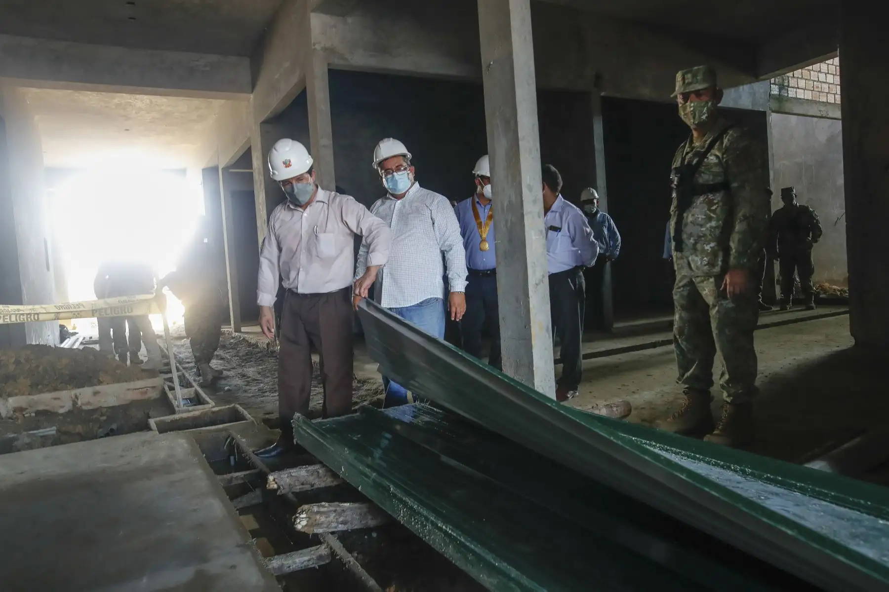 El presidente de la República, Pedro Castillo, supervisó esta mañana los avances de la construcción del mercado de Caballococha, en la región Loreto. Foto: ANDINA/Prensa Presidencia