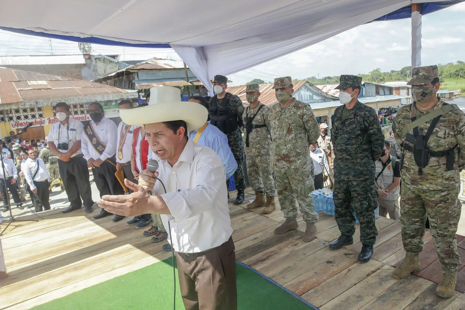 El presidente de la República, Pedro Castillo, sostuvo un encuentro con la población de Caballococha, en la región Loreto. Foto: ANDINA/Prensa Presidencia