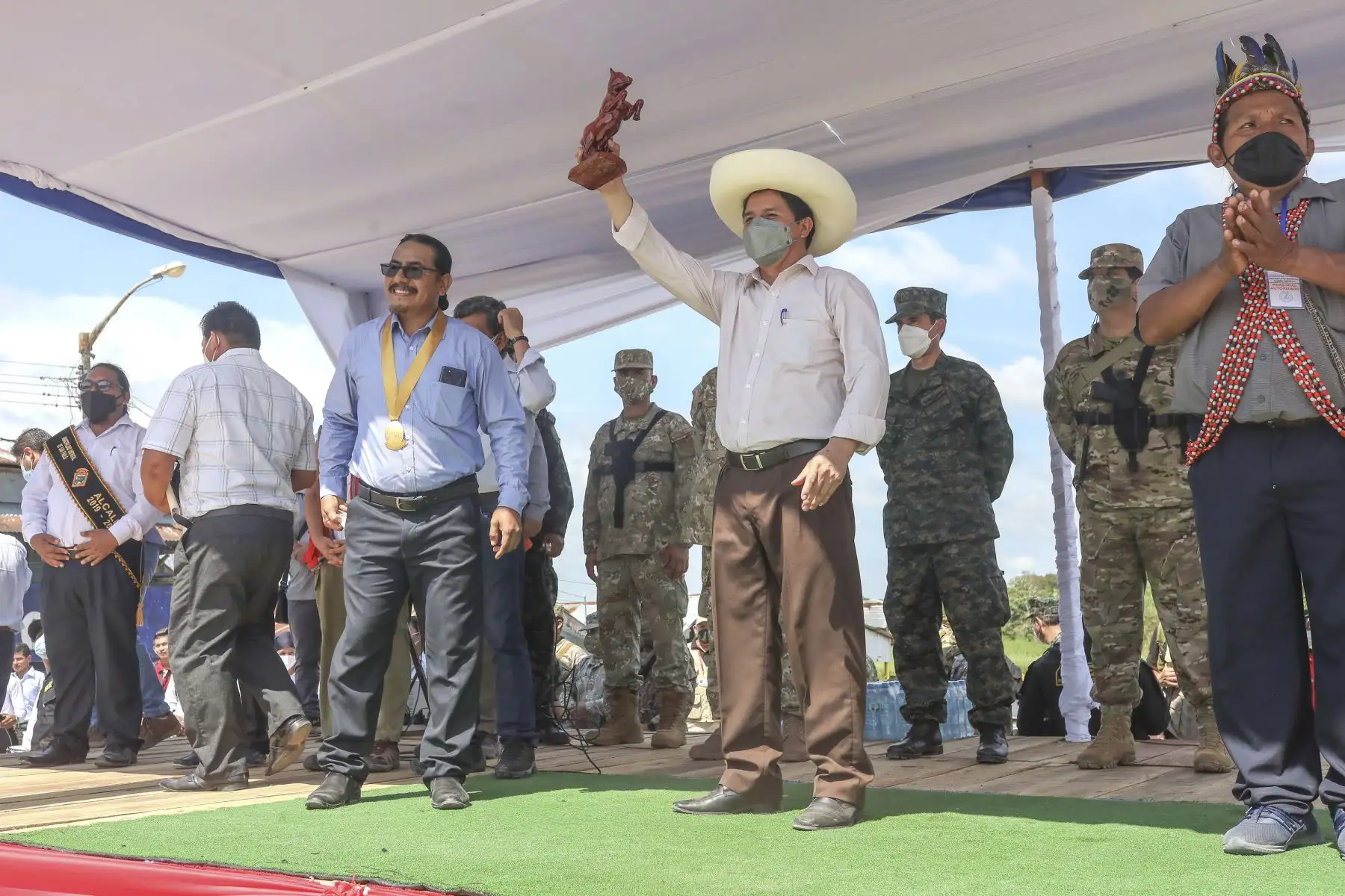 El presidente de la República, Pedro Castillo, sostuvo un encuentro con la población de Caballococha, en la región Loreto. Foto: ANDINA/Prensa Presidencia