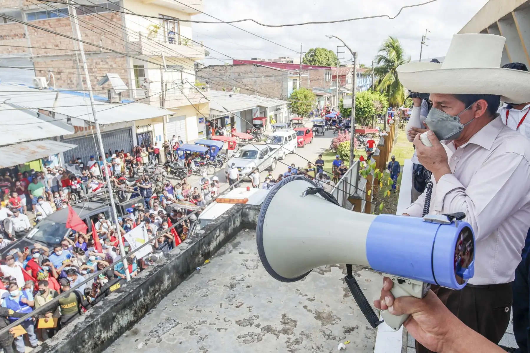El presidente de la República, Pedro Castillo, sostuvo esta mañana un encuentro con la población de Caballococha, en la región Loreto. Foto: ANDINA/Prensa Presidencia