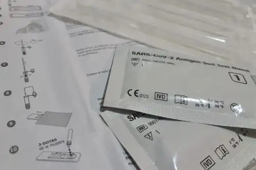 Digemid exhortó a la ciudadanía a adquirir únicamente las pruebas rápidas que tengan la denominación "autotest" o "prueba casera" en su empaque. Foto: ANDINA