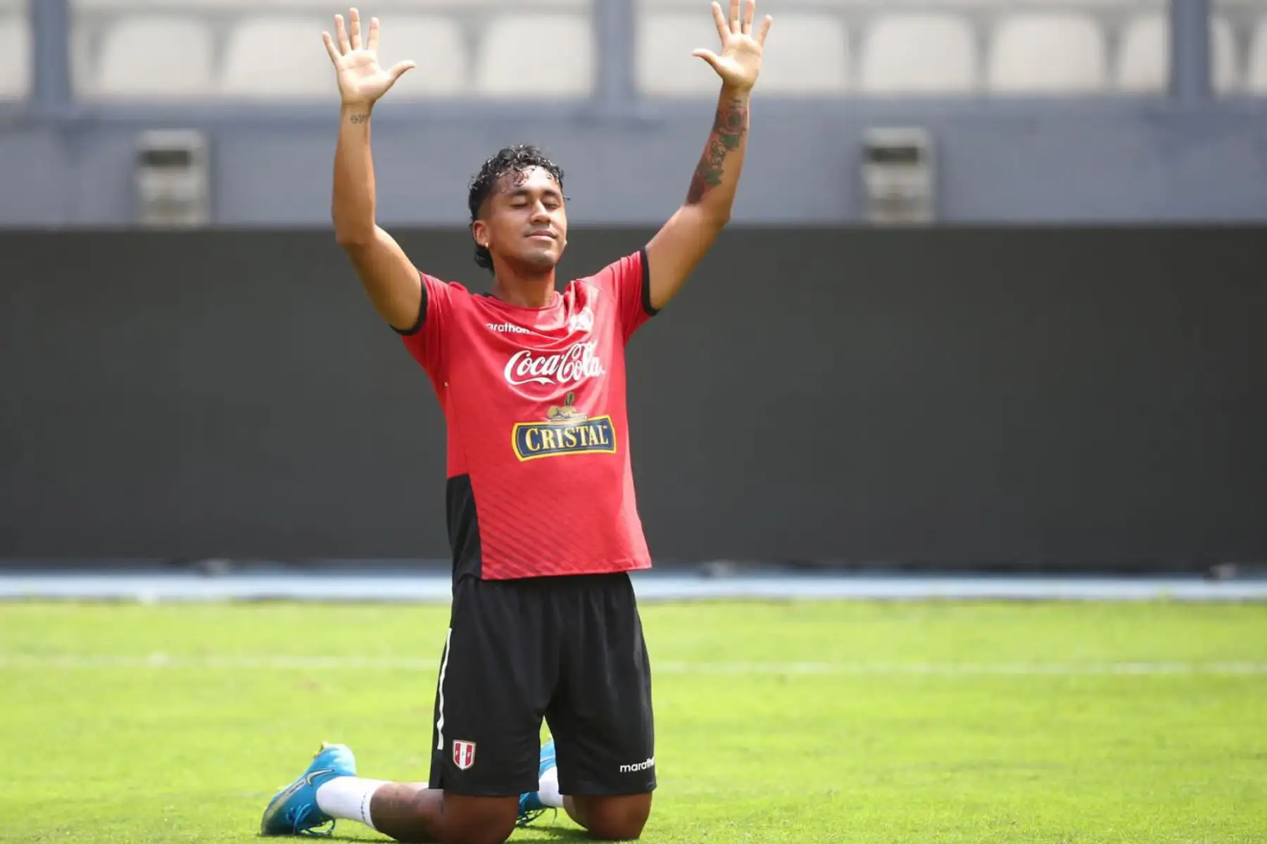 El futbolista Renato Tapia, durante el entrenamiento de la selección peruana de futbol, previo al partido con Ecuador por las eliminatorias Qatar 2022. Foto: ANDINA/FPF