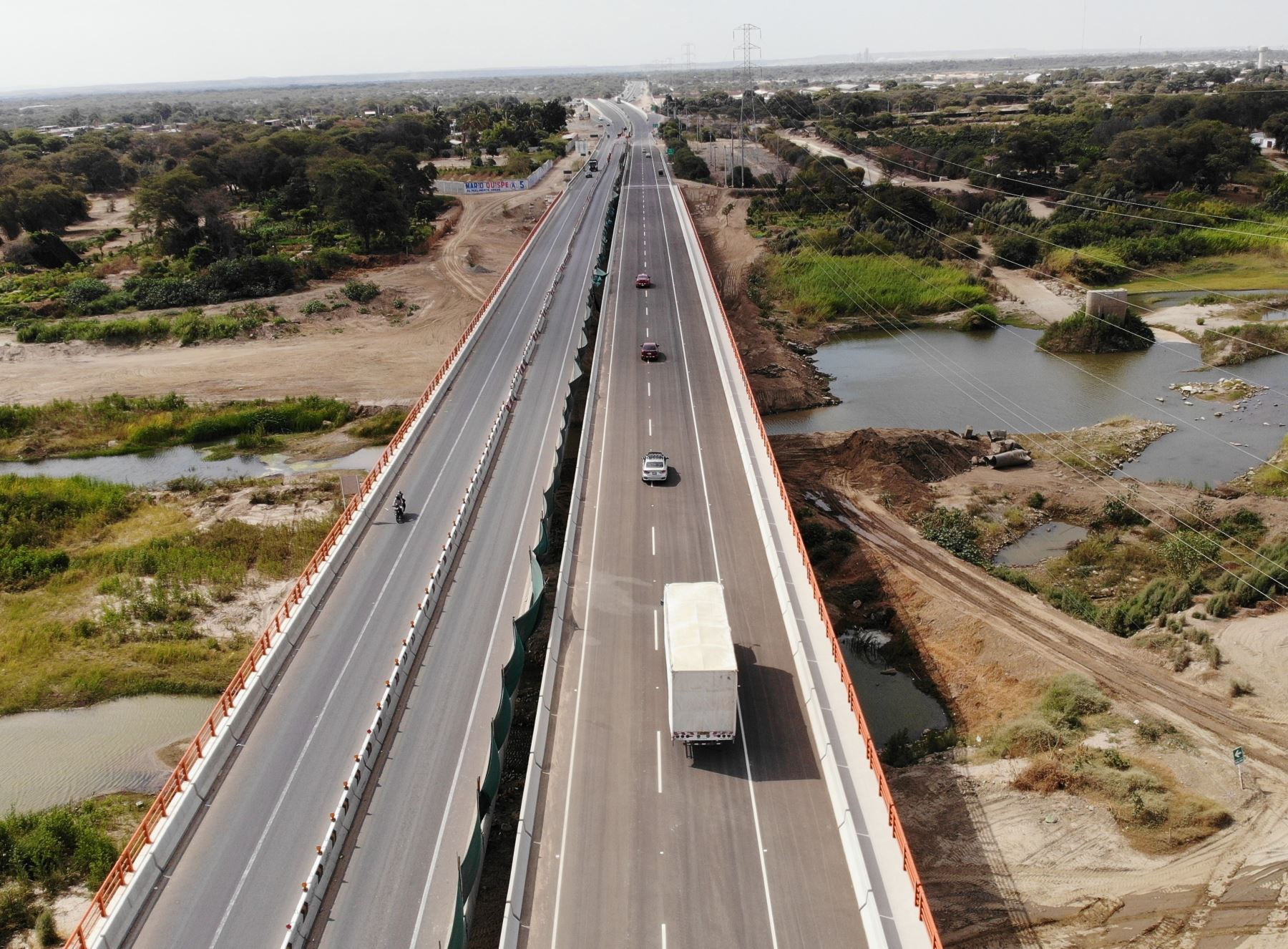 MTC concluye trabajos de la segunda calzada del puente Grau, ubiciado en Piura. Que ayudará a dinamizar la economía de esta región.