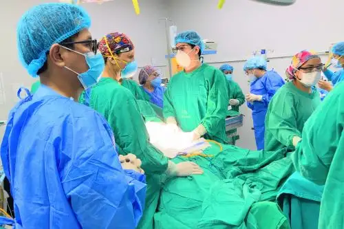Médicos del Hospital Rebagliati aplicaron técnica EXIT que consiste en intervenir quirúrgicamente al bebé sin cortar el cordón umbilical que lo une con la madre. Foto: Cortesía/ANDINA