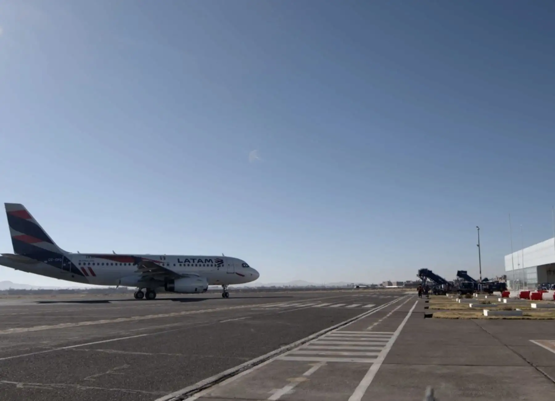 El aeropuerto de Juliaca cerró nuevamente sus operaciones. La medida regirá hasta el sábado 28 de mayo. ANDINA/Difusión