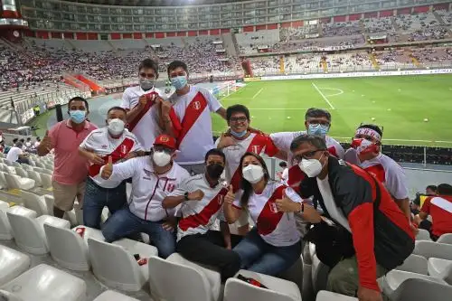 En estadios y piscinas, los niños mayores de 12 años deberán acreditar su vacunación completa contra el covid-19. Foto: ANDINA/Vidal Tarqui