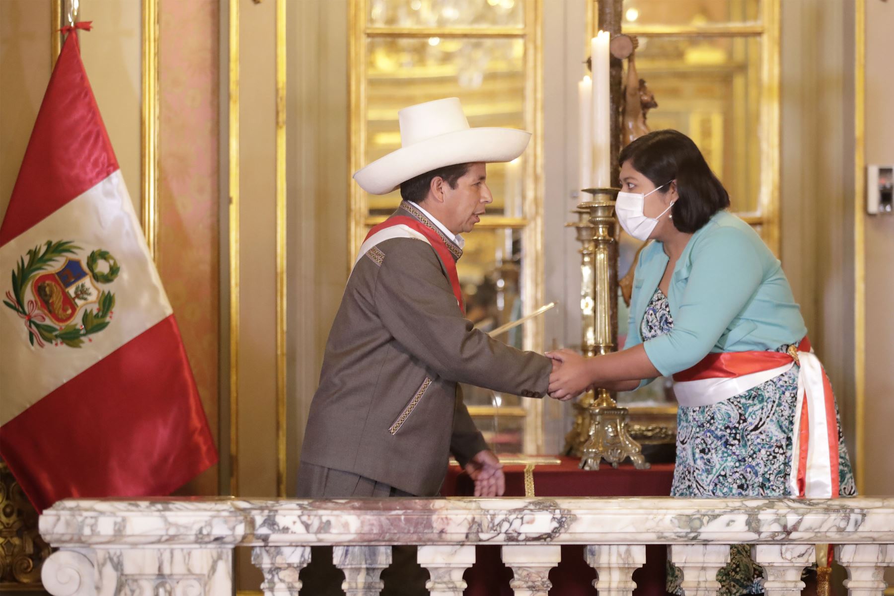 Presidente Castillo toma juramento a la ministra de Trabajo y Promoción del Empleo, Betssy Betsabe Chávez.
Foto: ANDINA/Prensa Presidencia