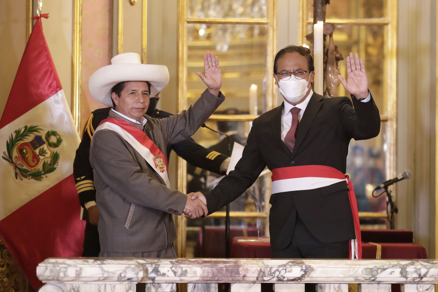 Presidente Castillo toma juramento al ministro de Comercio Exterior y Turismo, Roberto Sánchez Palomino.
Foto: ANDINA/Prensa Presidencia
