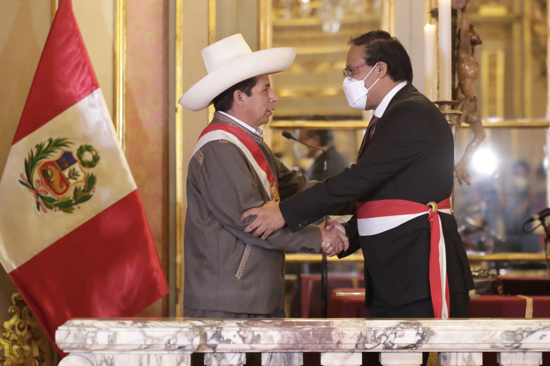 Presidente Castillo toma juramento al ministro de Comercio Exterior y Turismo, Roberto Sánchez Palomino.
Foto: ANDINA/Prensa Presidencia