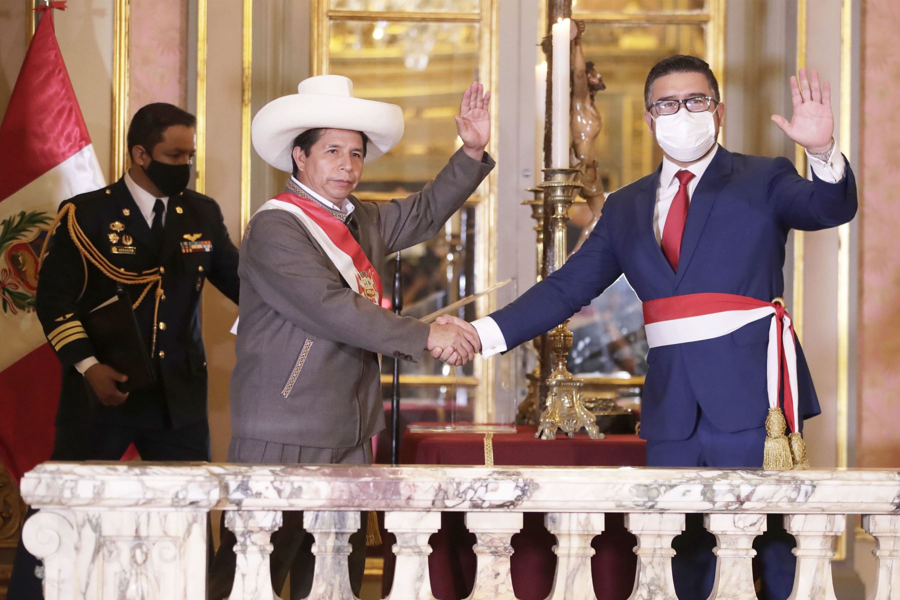 Presidente Castillo toma juramento al ministro de Vivienda, Construcción y Saneamiento; Geiner Alvarado López.
Foto: ANDINA/Prensa Presidencia