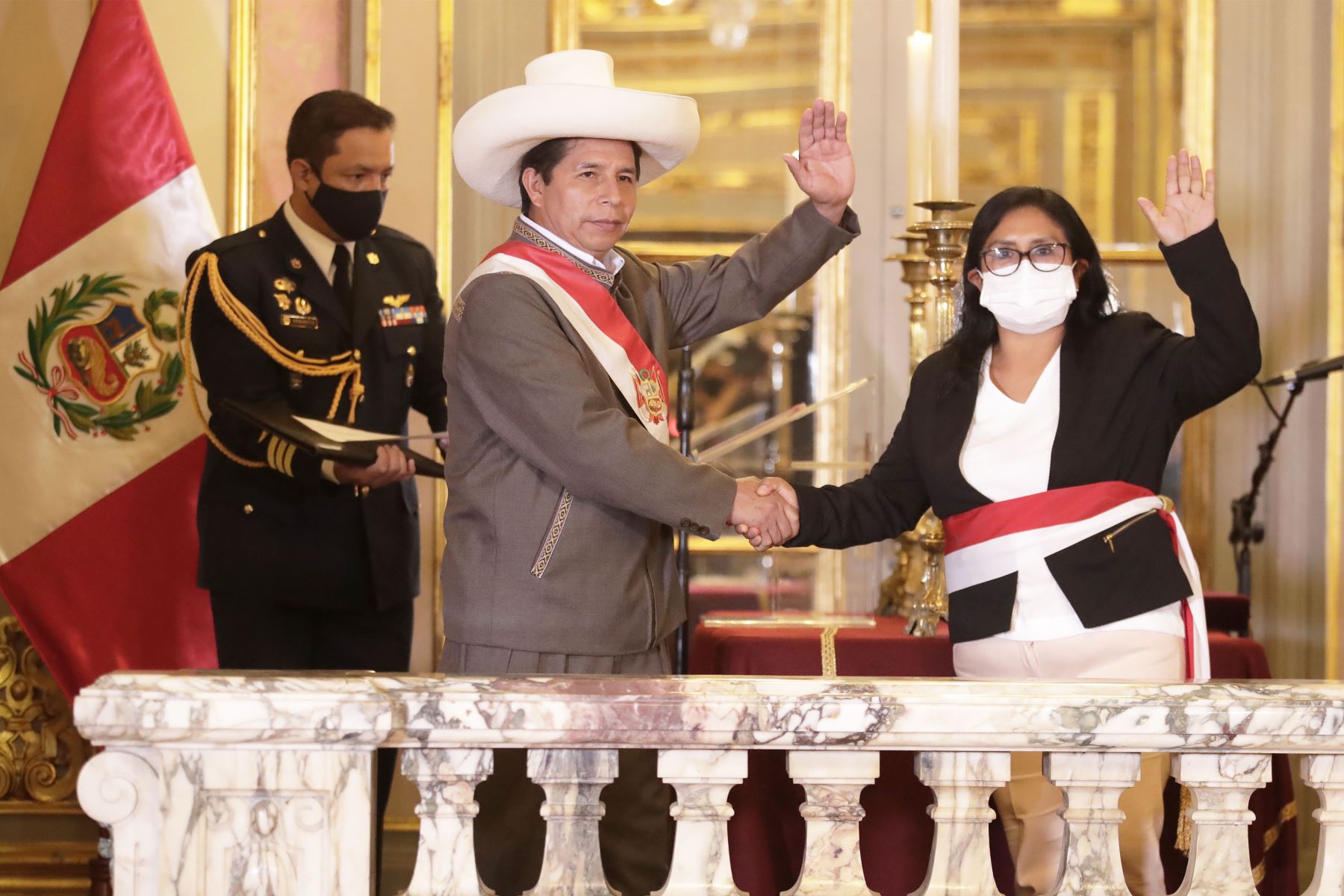 Presidente Castillo toma juramento a la ministra de la Mujer y Poblaciones Vulnerables, Katy Ugarte Mamani.
Foto: ANDINA/Prensa Presidencia