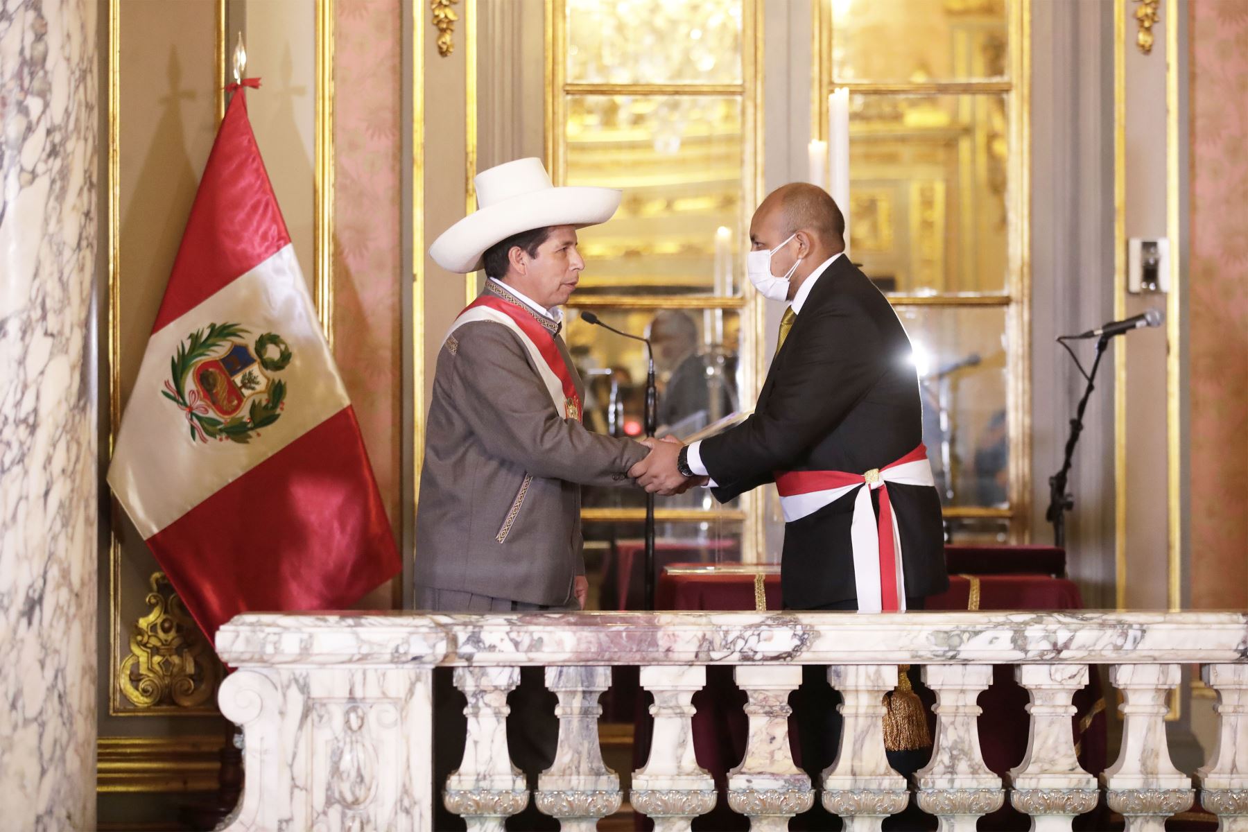 Presidente Castillo toma juramento al nuevo ministro del Ambiente, Wilber Supo Quisocala.
Foto: ANDINA/Prensa Presidencia