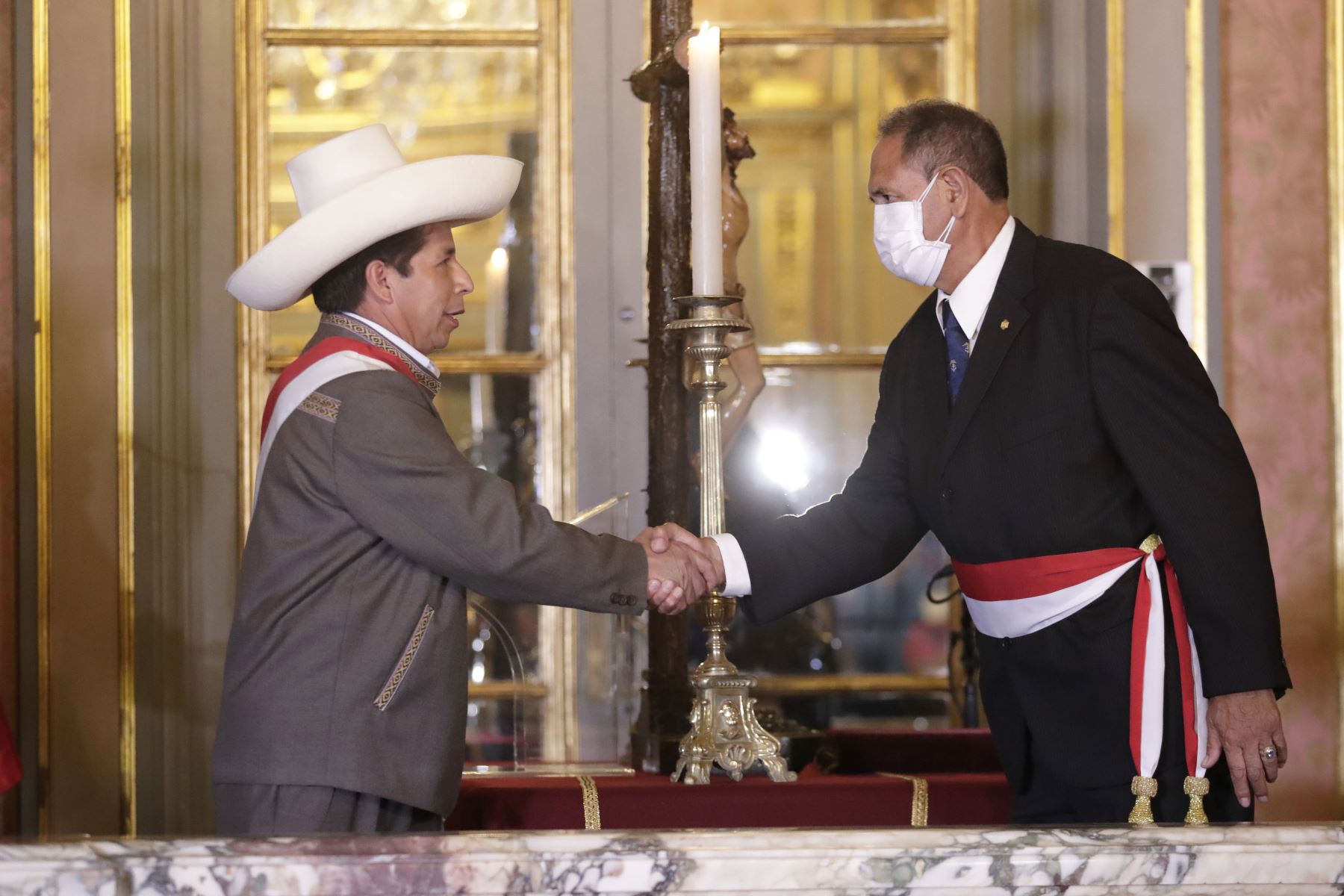 Presidente Castillo toma juramento al nuevo ministro de Defensa, José Luis Gavidia Arrascue .
Foto: ANDINA/Prensa Presidencia