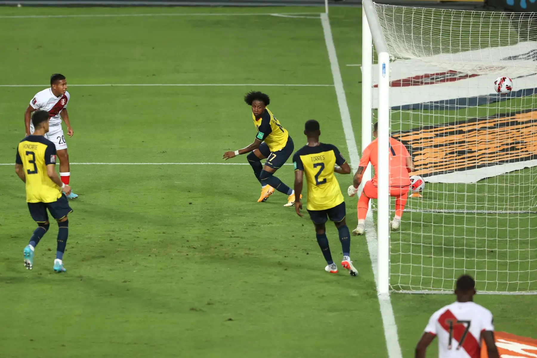 Selección Peruana enfrenta a la Selección de Ecuador, en un partido de las eliminatorias sudamericanas para el Mundial de Qatar 2022  en el Estadio Nacional en Lima.
Foto: ANDINA/Vidal Tarqui