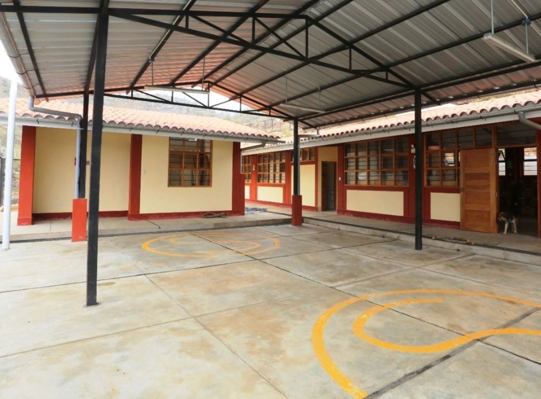 Autoridades de Cajamarca realizan el mantenimiento de 3,400 colegios para reinicio de clases presenciales previsto para marzo próximo. ANDINA/Difusión