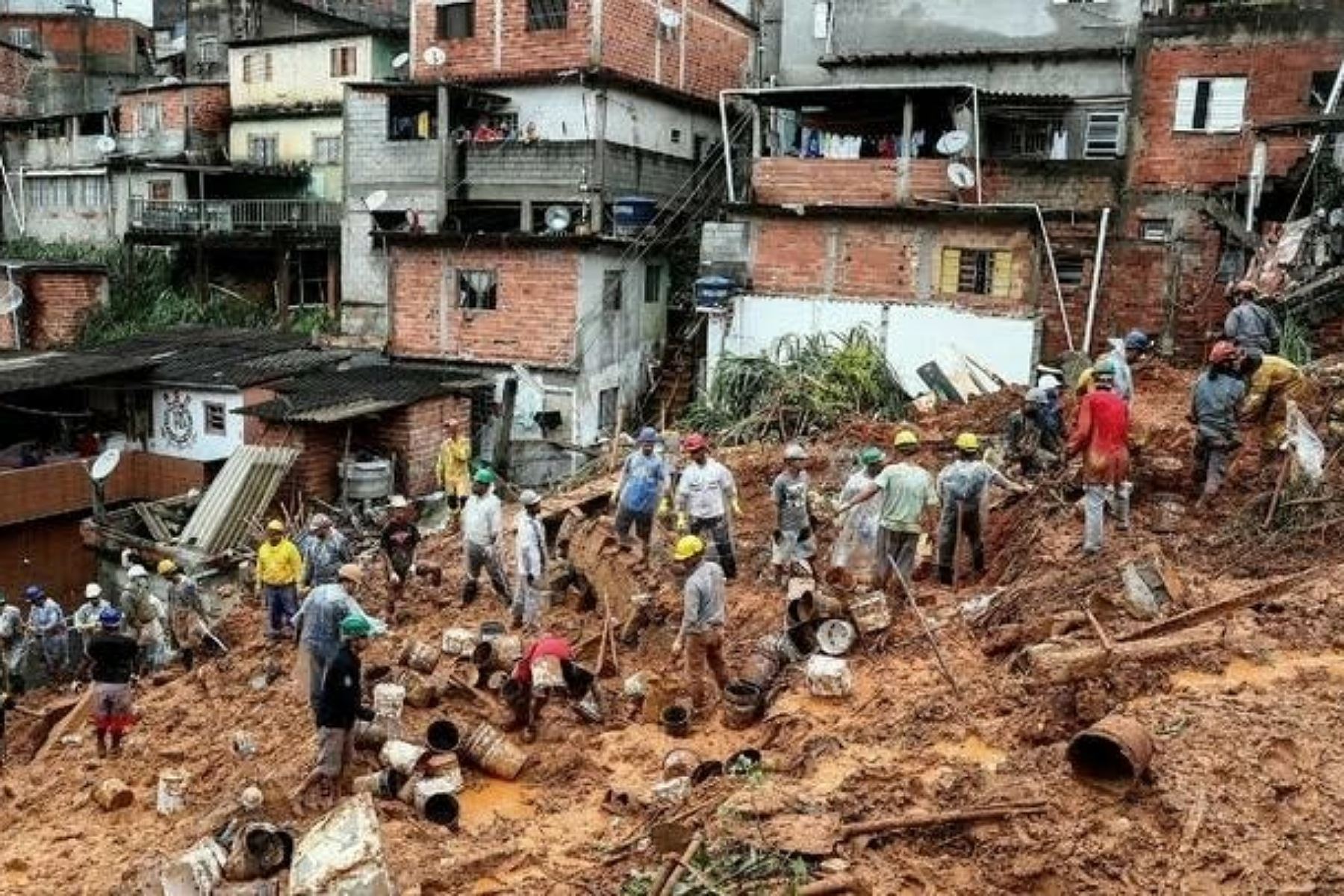 Brasil: Lluvias en Sao Paulo causan 28 muertos y 3,000 familias desalojadas. Foto: Efe.