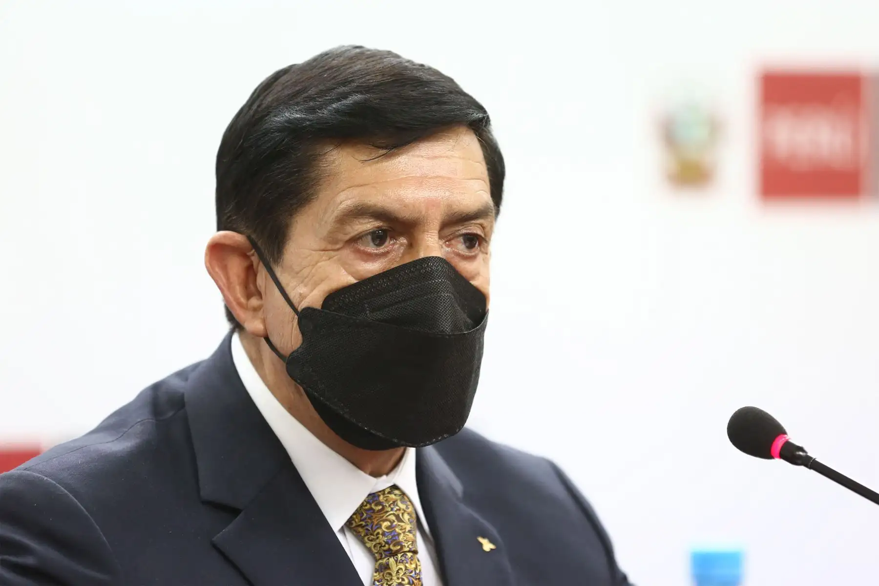 Ministro del Interior, Alfonso Chávarry brinda conferencia de Prensa luego de la sesión del Consejo de Ministros.
Foto: PCM