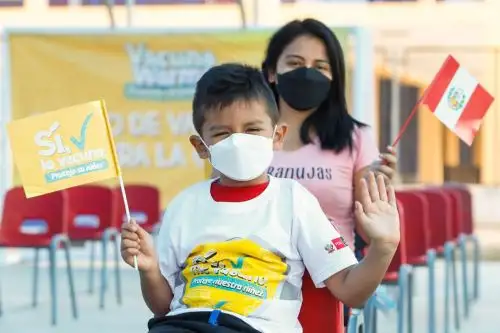 Se desarrolla la vacunación contra la Covid-19 de niños de 5 a 11 años en el colegio Bartolomé Herrera en el distrito de San Miguel. Foto: ANDINA/Minsa