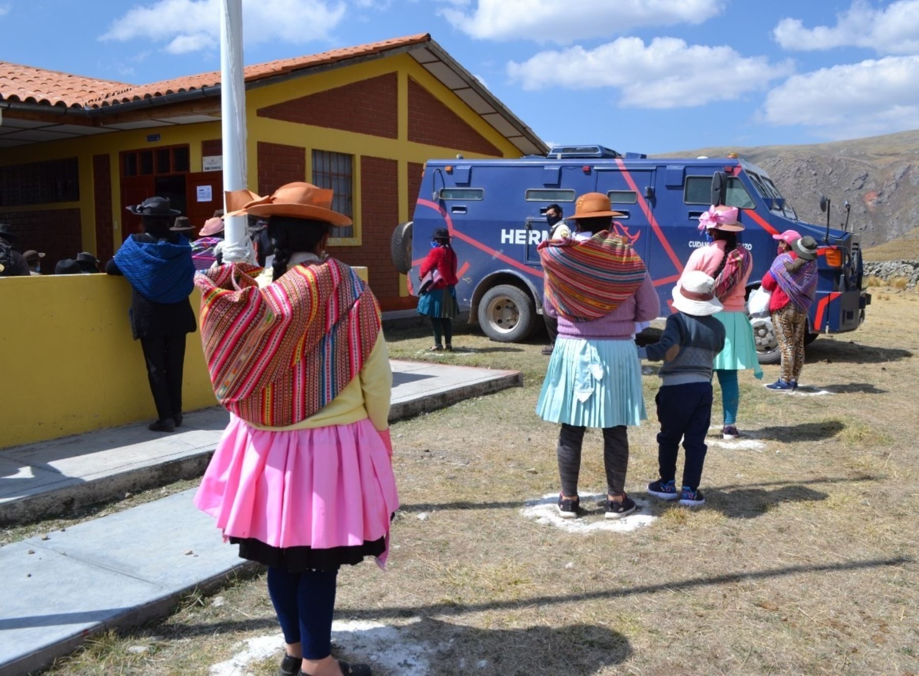 Familias de las zonas más alejadas en la región Huancavelica cobrarán abonos del programa Juntos del Midis. Foto: ANDINA/difusión.