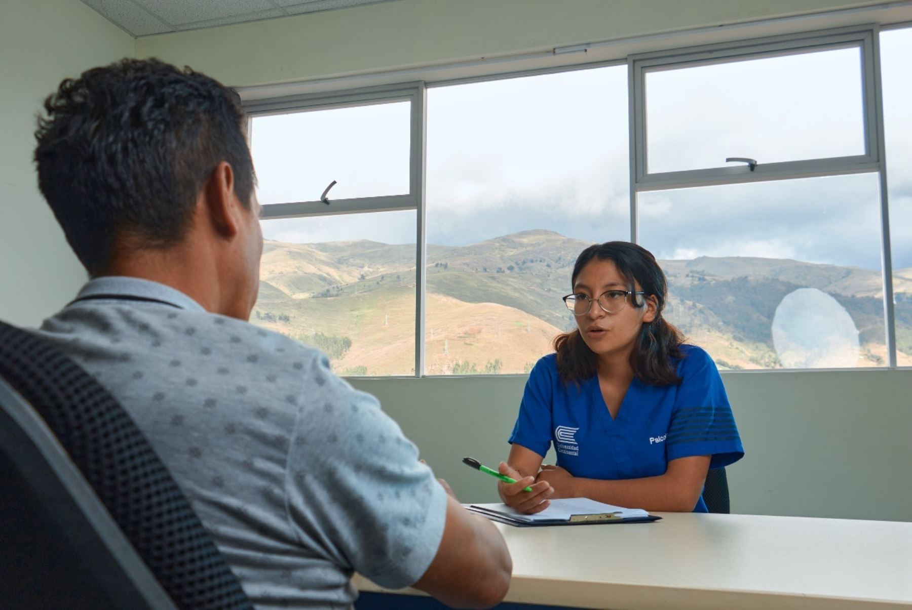 Huancavelica:universitarias adaptan al quechua examen psicológico y es usado con pacientes