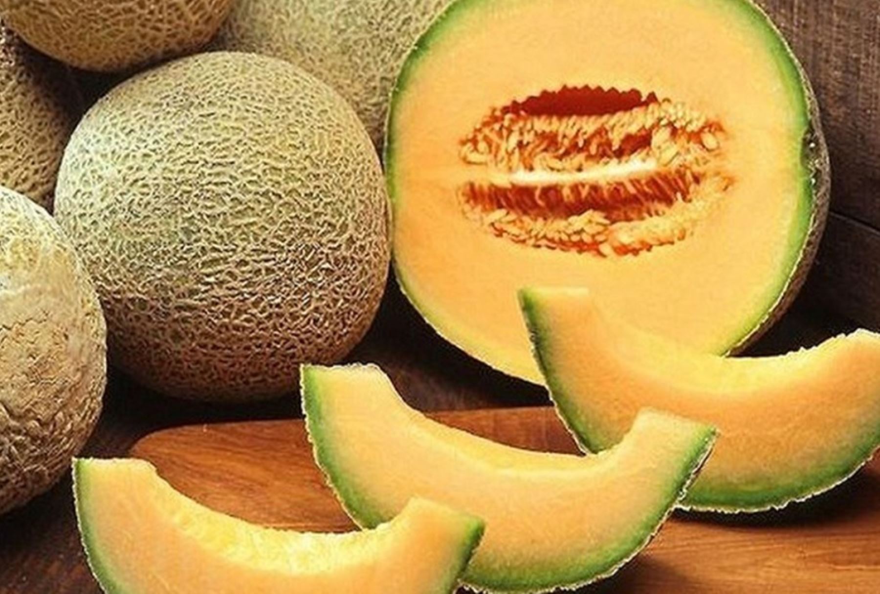 El consumo de melón ayuda a fortalecer el sistema inmunológico, lo que permite que el cuerpo combata diversas enfermedades. Al ser rico en vitaminas, estimula la producción de los glóbulos blancos en el organismo para aumentar la inmunidad.