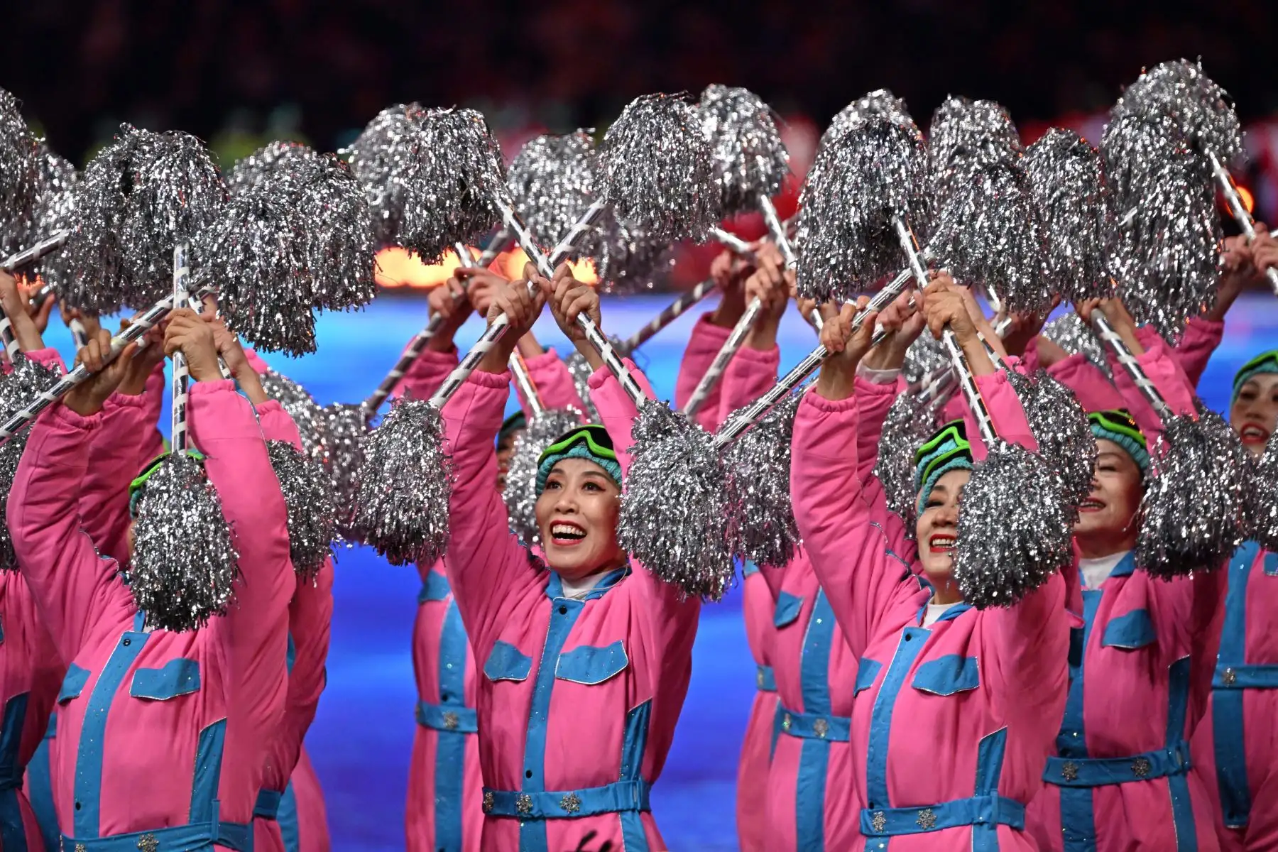 Los artistas participan en la ceremonia de apertura de los Juegos Olímpicos de Invierno de Beijing 2022, en el Estadio Nacional, conocido como el Nido de Pájaro. Foto: AFP