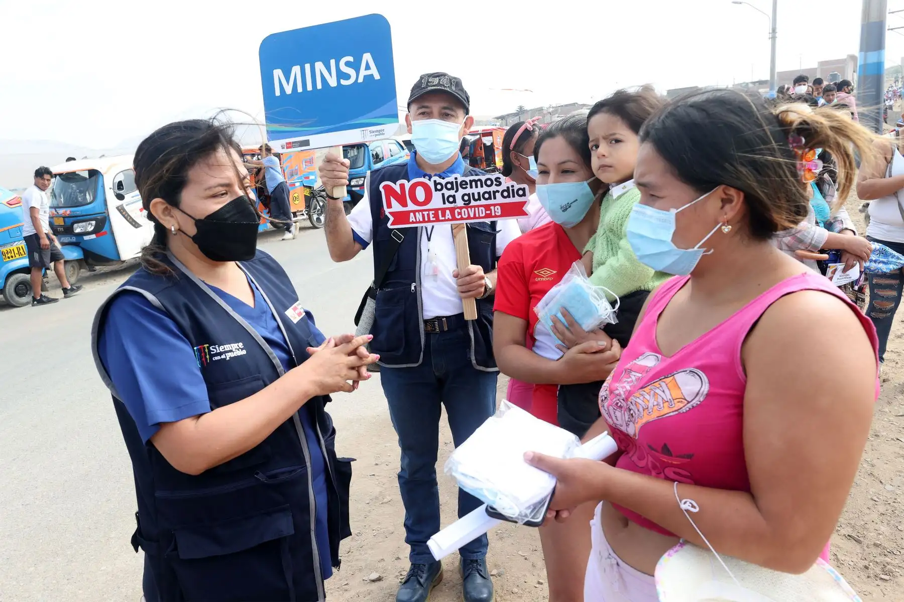 Ministerio de Salud realiza campaña de salud para atender a pobladores de Centro Cultural del AAHH Puerto Pachacútec - Ventanilla afectados por el derrame de petróleo.
Foto: ANDINA/Vidal Tarqui