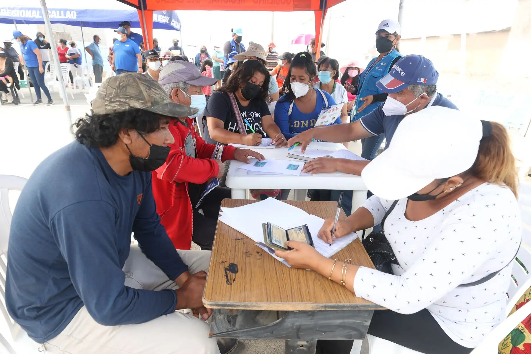 Ministerio de Salud realiza campaña de salud para atender a pobladores de Centro Cultural del AAHH Puerto Pachacútec - Ventanilla afectados por el derrame de petróleo.
Foto: ANDINA/Vidal Tarqui