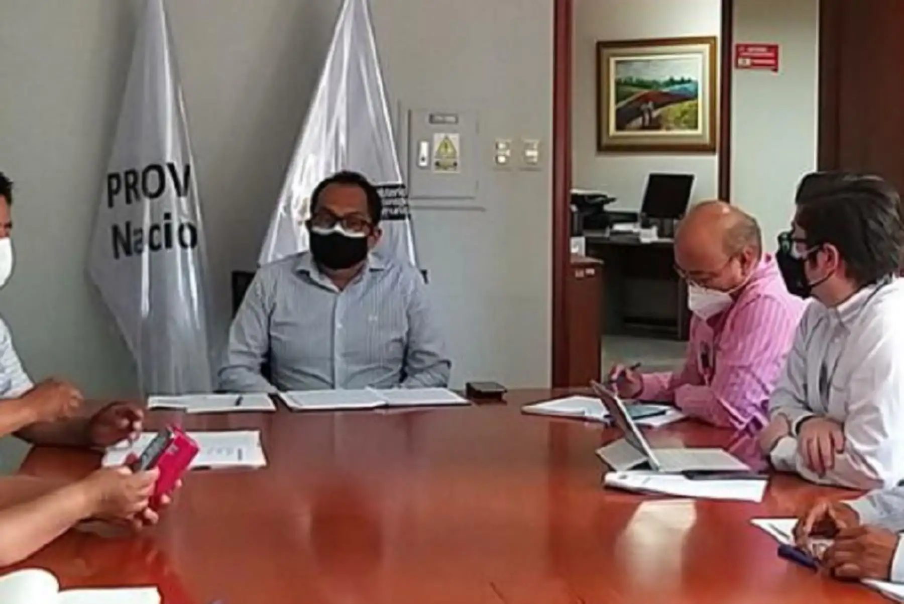 El Ministerio de Transportes y Comunicaciones, a través de Provías Nacional, aprobará este mes de febrero el expediente técnico del saldo de obra del proyecto de mejoramiento de la carretera Checca-Masocruz. Ello permitirá continuar con los procesos para la construcción esta vía ubicada en el distrito de Ilave, departamento de Puno. Foto: MTC