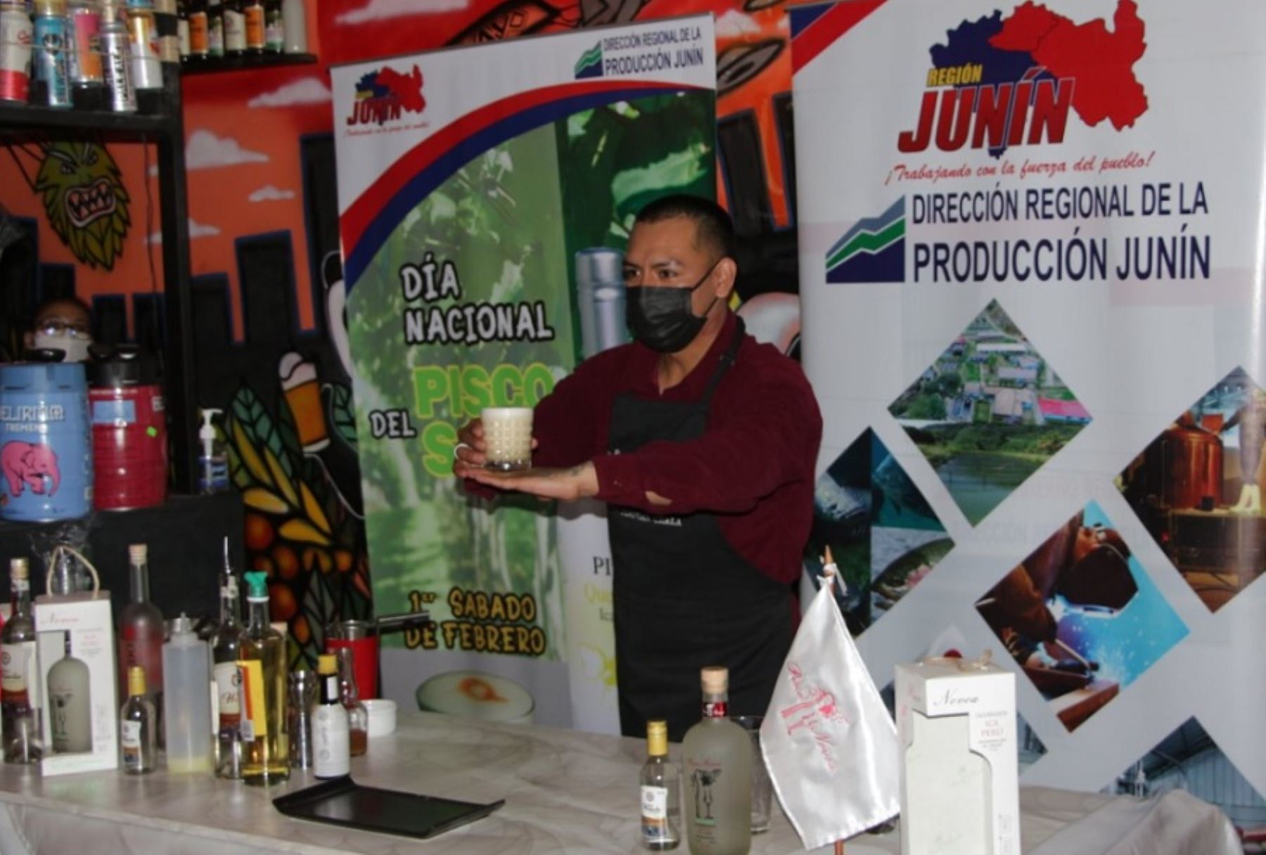 La creatividad de los bartenders huancaínos se puso de manifiesto durante la celebración del Día del Pisco Sour, utilizando productos oriundos de la región Junín con los cuales prepararon variantes del cóctel de bandera.