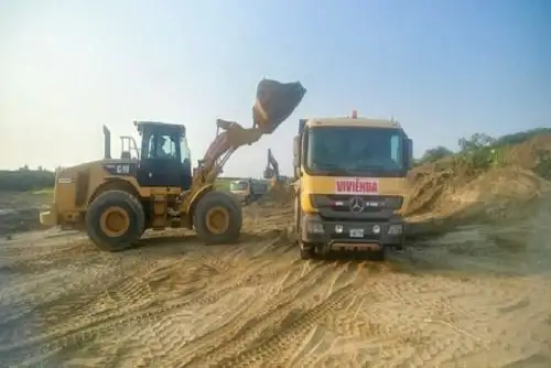 Material sedimentado en río Piura podría provocar desbordes que afectarían a 6,000 pobladores de Viduque, Catacaos y Cura Mori.