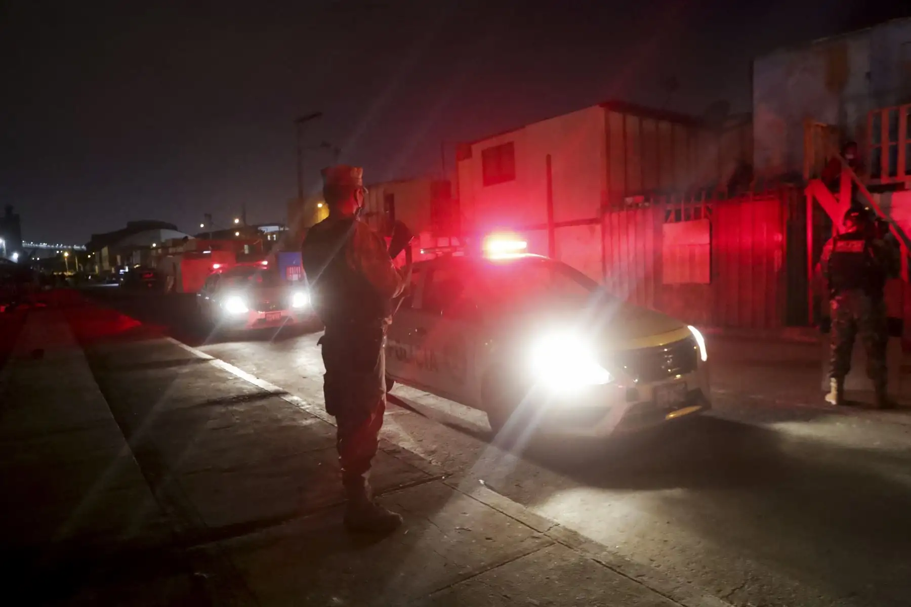 El ministro de Defensa, José Luis Gavidia Arrascue, supervisó el patrullaje que realizan la Policía Nacional y las Fuerzas Armadas en la zona de Puerto Nuevo, en el Callao, en el marco del Estado de Emergencia decretado por el gobierno en Lima y Callao por 45 días. Foto: Difusión