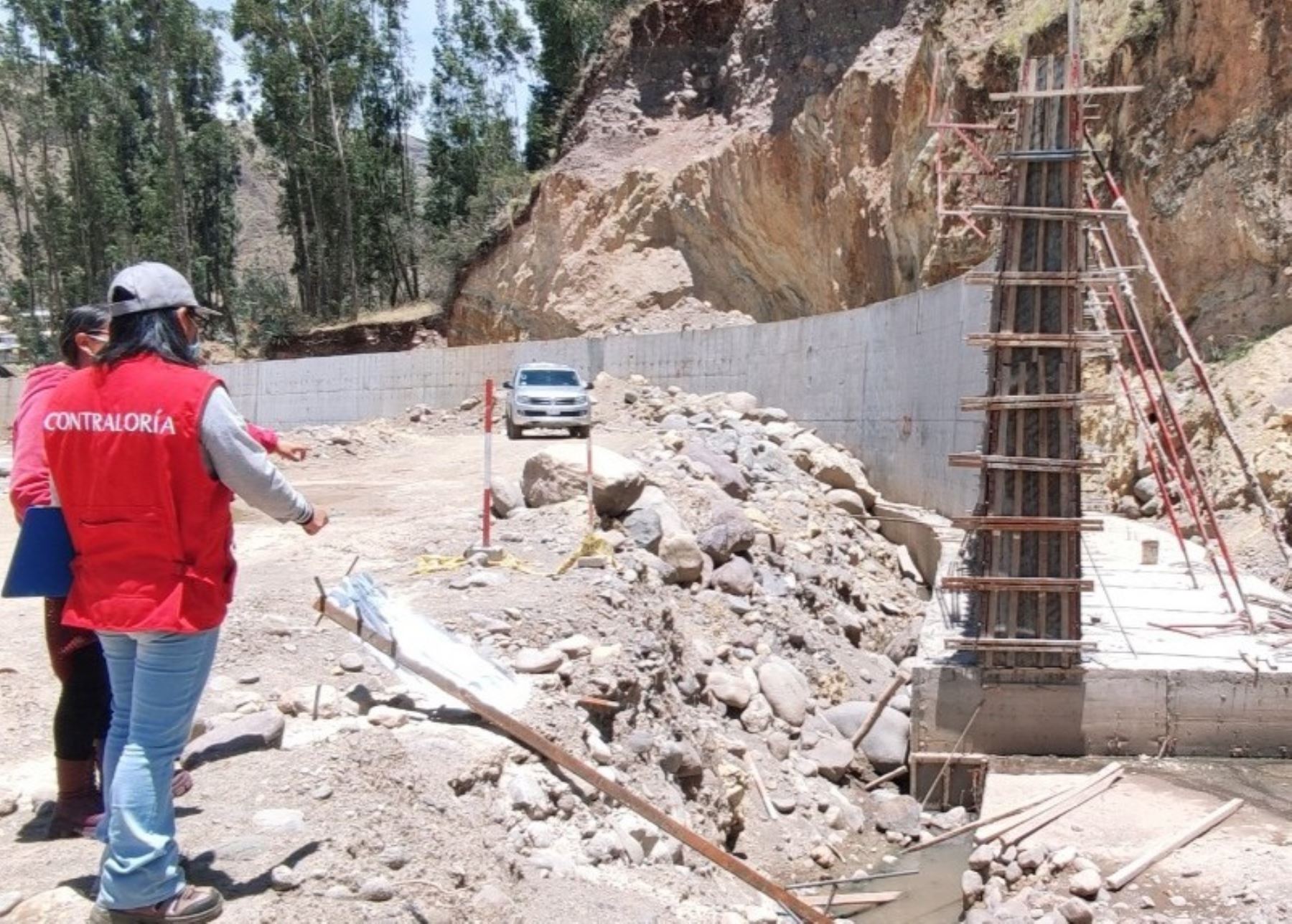 La Contraloría reveló que detectó deficiencias en la obra de defensa ribereña del río Sicra, ubicada en la provincia de Angaraes, región Huancavelica. ANDINA/Difusión