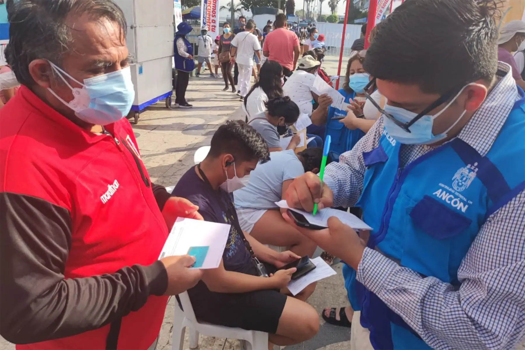 Ministerio de Salud realiza la campaña de salud integral en el balneario de Ancón .La campaña tiene como objetivo, acercar los servicios de salud a la población.
Foto: ANDINA/Héctor Vinces