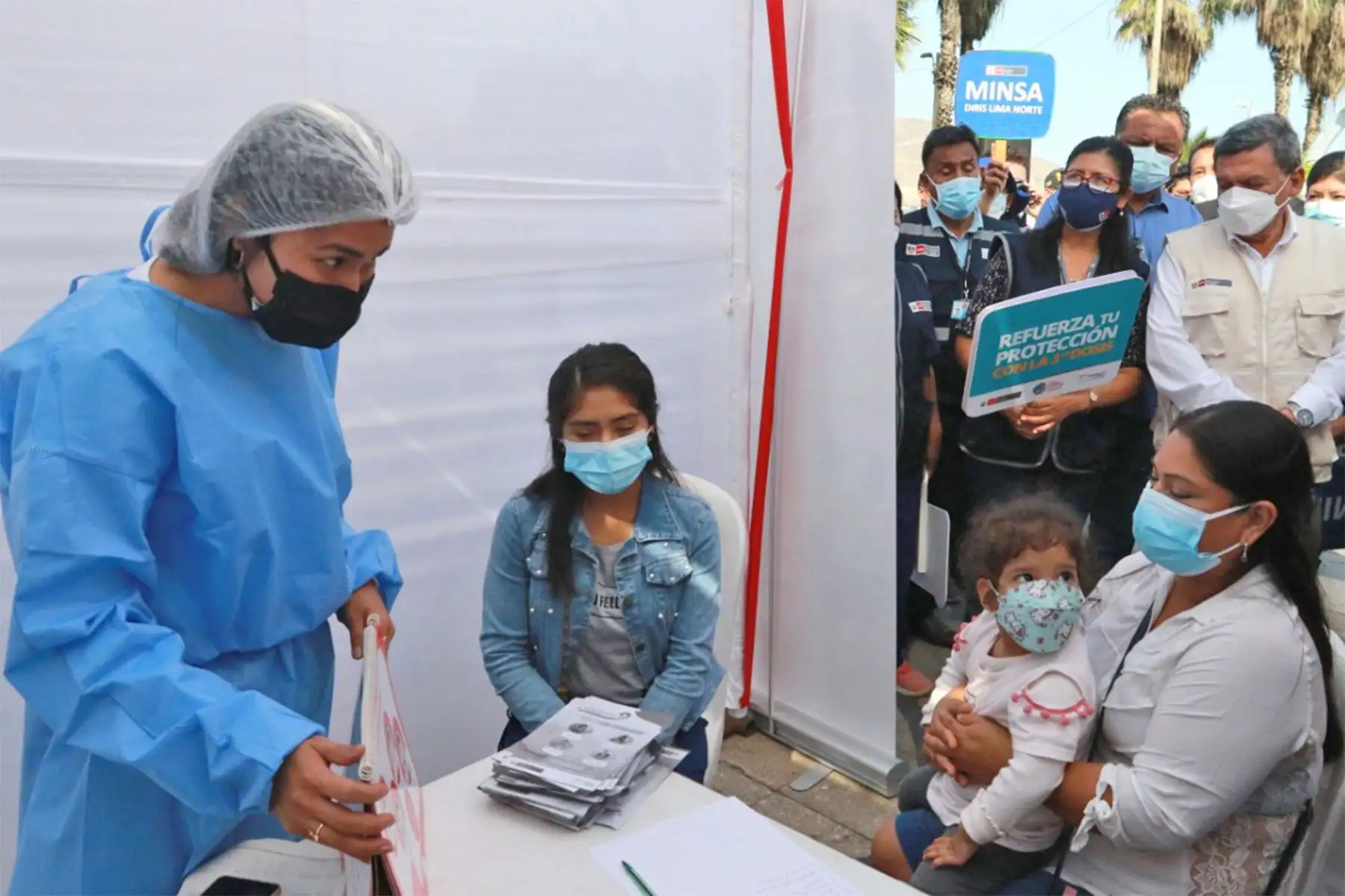 Ministerio de Salud realiza la campaña de salud integral en el balneario de Ancón .La campaña tiene como objetivo, acercar los servicios de salud a la población.
Foto: ANDINA/Héctor Vinces