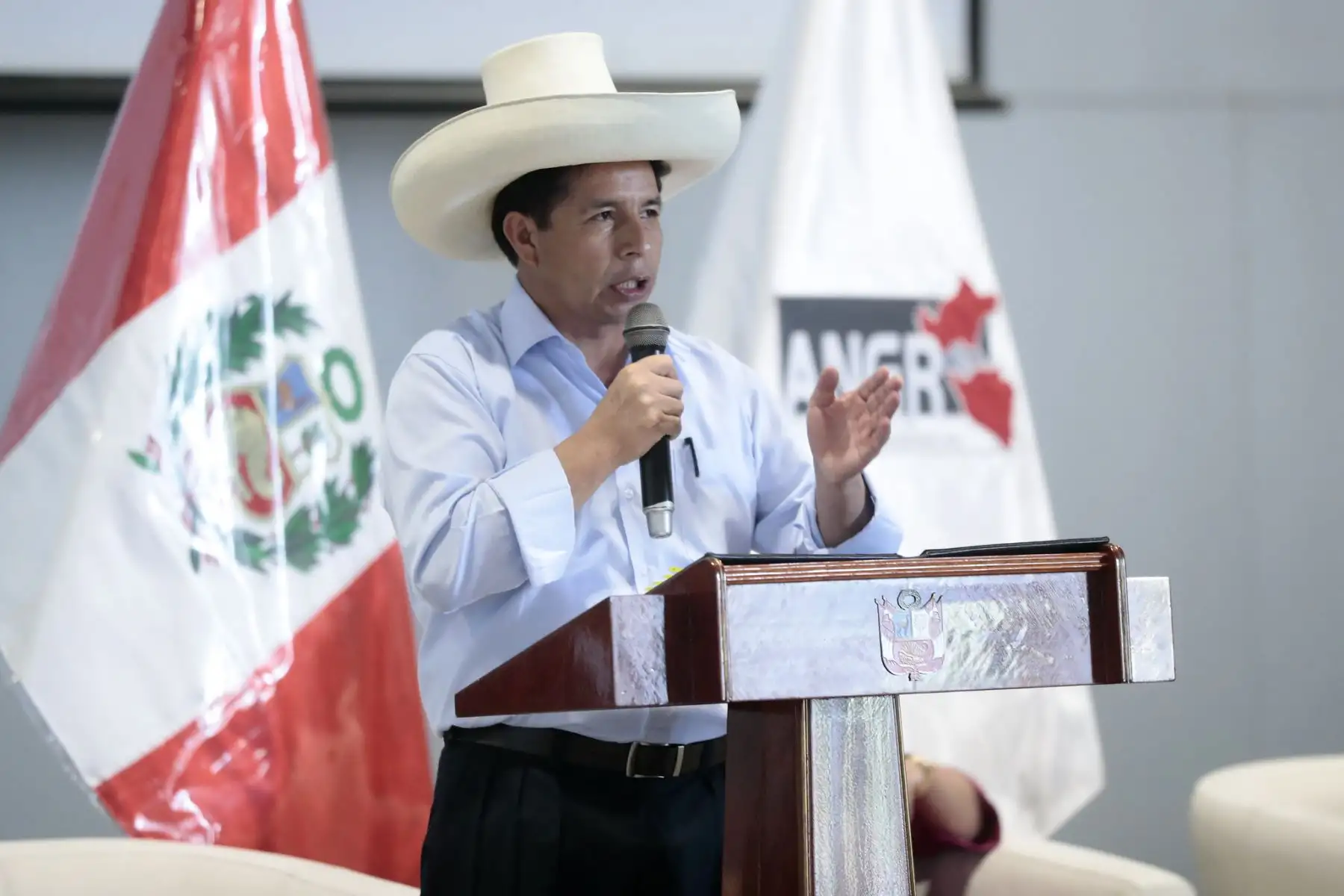 El presidente Pedro Castillo participa en la ceremonia de juramentación del Consejo Directivo de la ANGRPERU 2022.
Foto: ANDINA/Prensa Presidencia