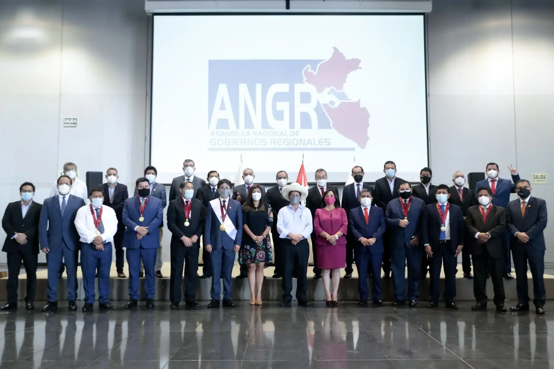 El presidente Pedro Castillo participa en la ceremonia de juramentación del Consejo Directivo de la ANGRPERU 2022.
Foto: ANDINA/Prensa Presidencia
