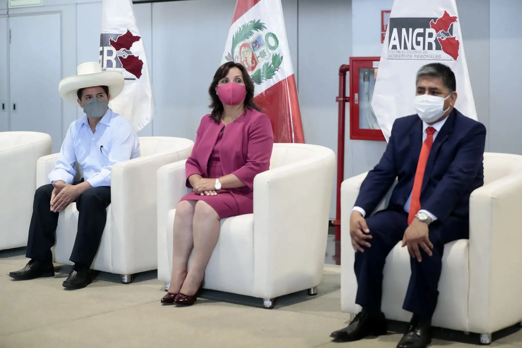 El presidente Pedro Castillo participa en la ceremonia de juramentación del Consejo Directivo de la ANGRPERU 2022.
Foto: ANDINA/Prensa Presidencia