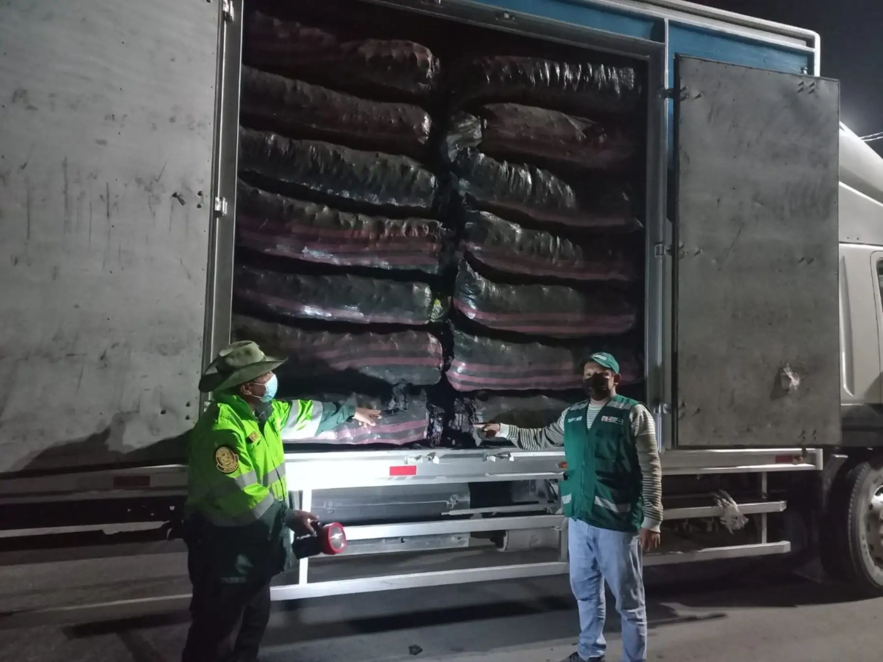 Lambayeque: Serfor decomisó 40 toneladas de carbón de algarrobo en lo que va del 2022.