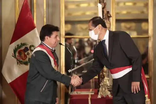 José Luis Gavidia Arrascue, juró esta noche como ministro de Defensa en una ceremonia realizada en el Salón Dorado de Palacio de Gobierno